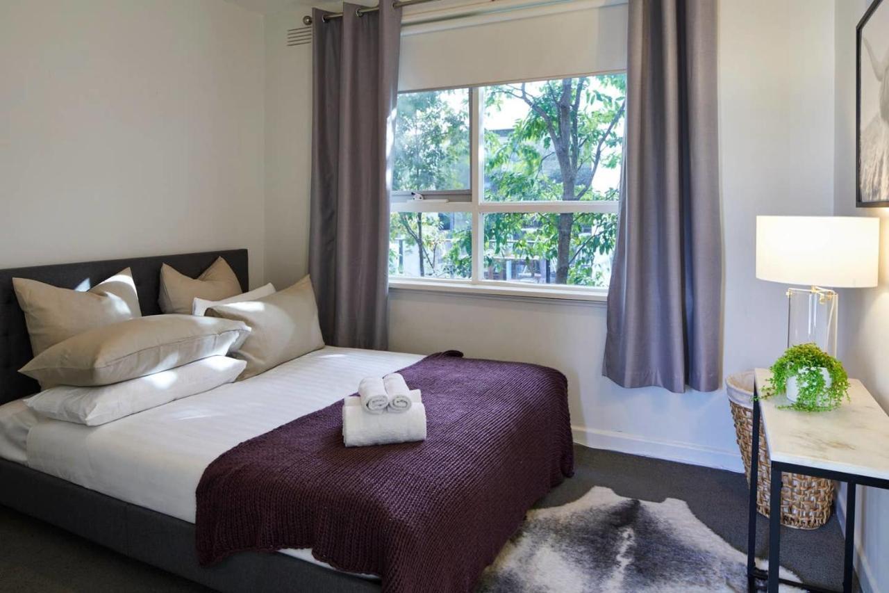 1 Bedroom Apt With Parking Stroll To Elwood * Melbourne