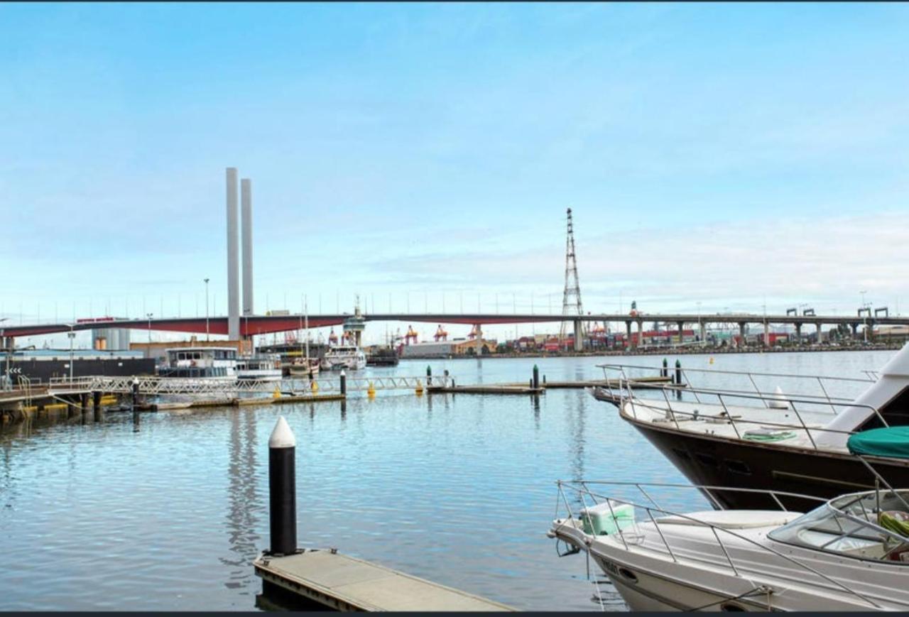 Apartamento Lovely Waterfront With Swimming Pool And Gym In The Heart Of Docklands *