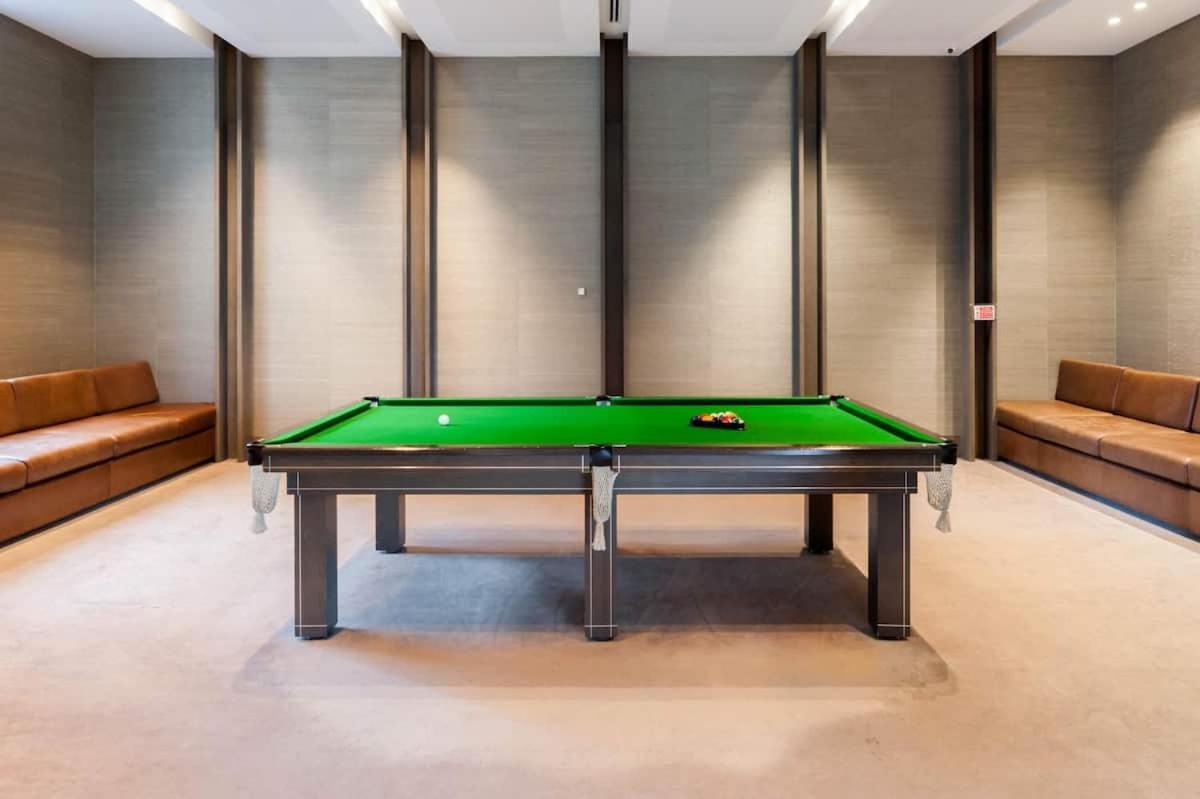Apartamento Entire 1br Right Next To Crown With Pool,gym & Parking Available