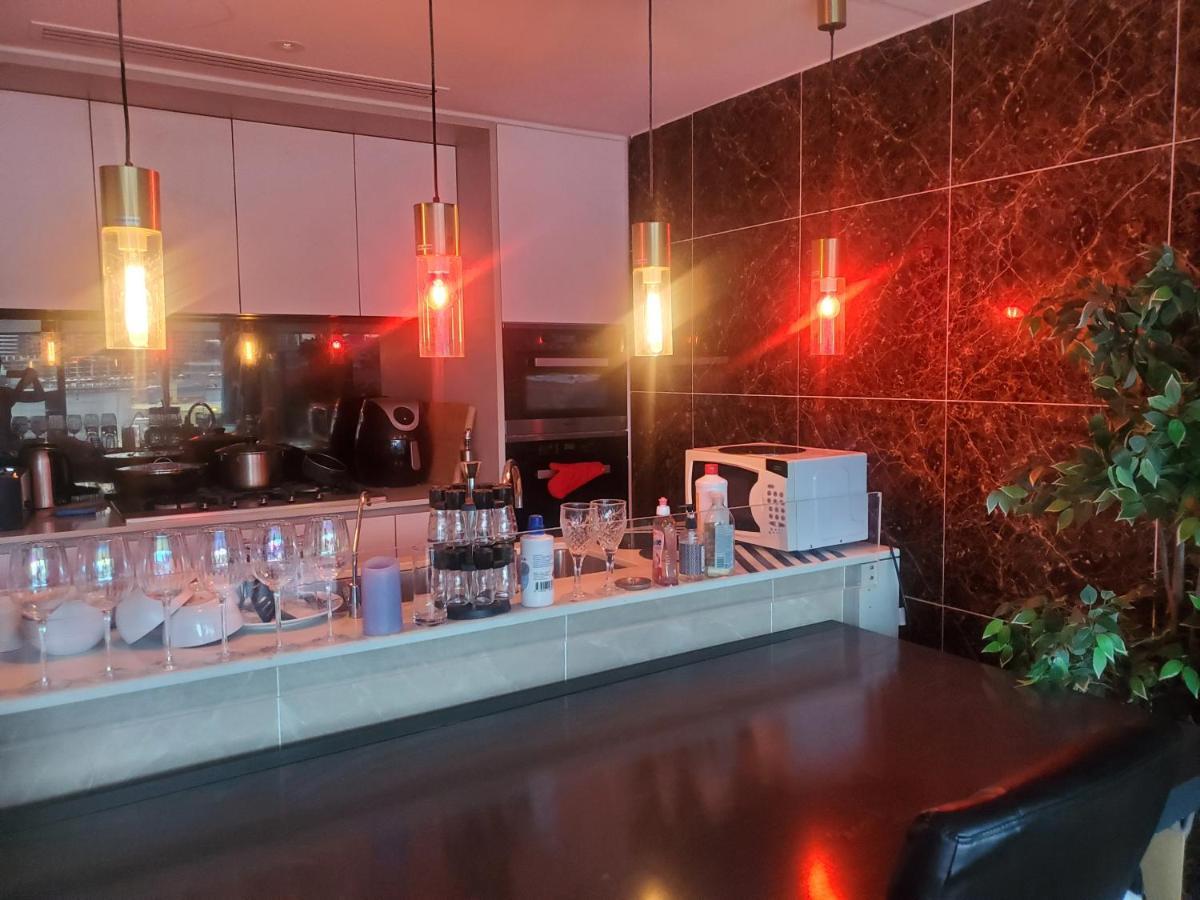 Holiday park Waterfront 3levels House Rent Rent In Whole Or Rent By Jacuzzi Herbal Flower Deep Hot Soaking Bath Sauna Detox Body Treatment Free Melbourne
