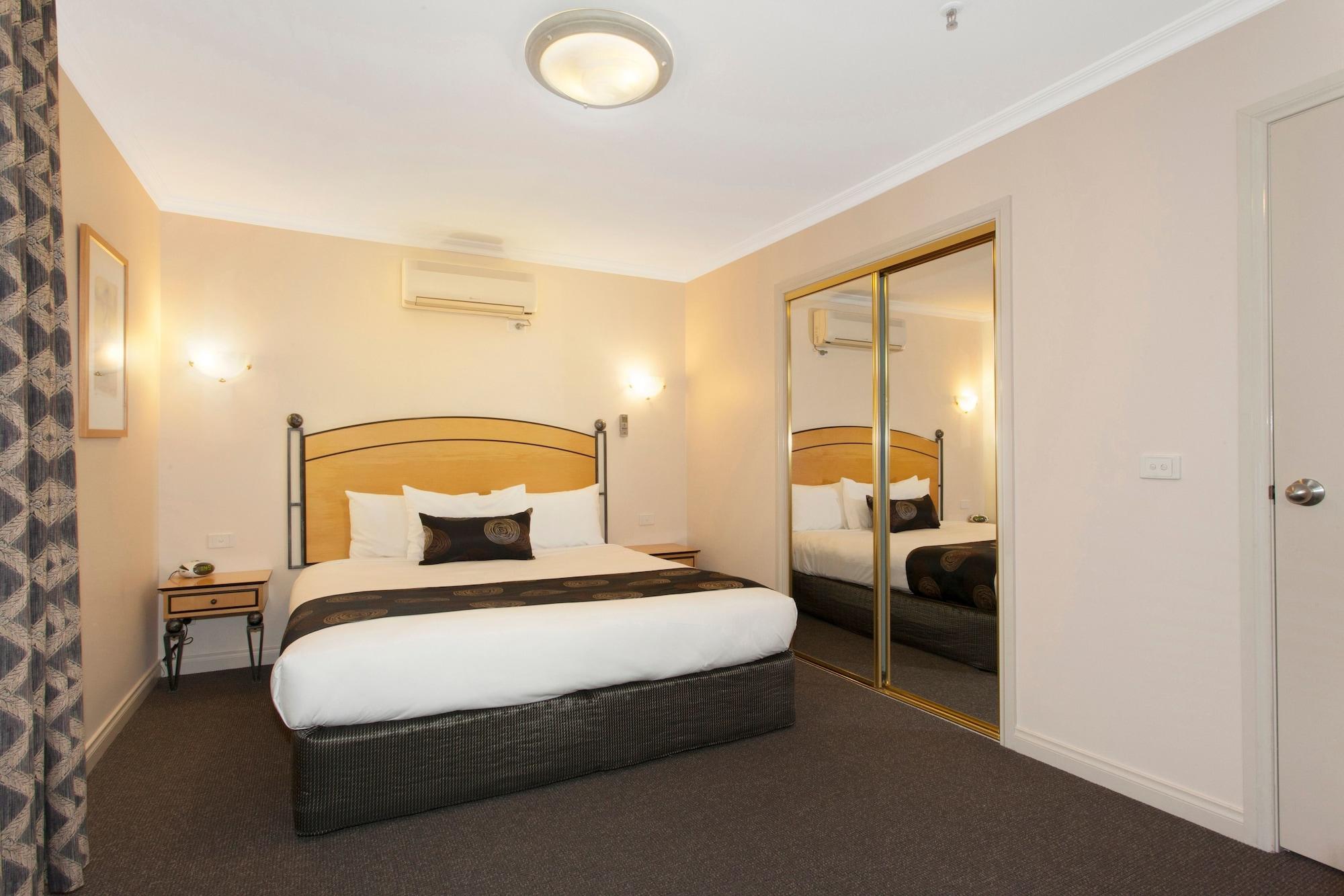 Metropole Official 4*