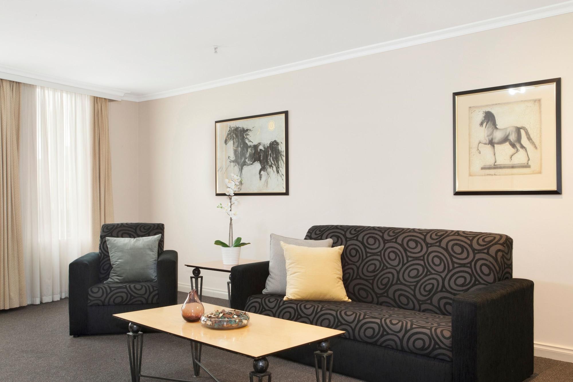 Metropole Official Aparthotel 4*