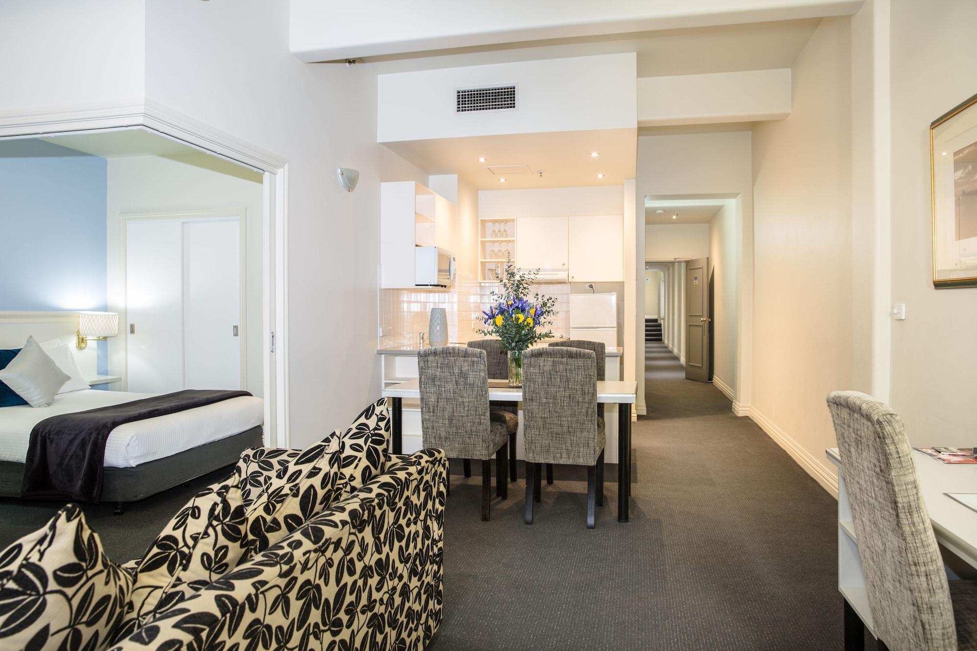 Collins Aparthotel