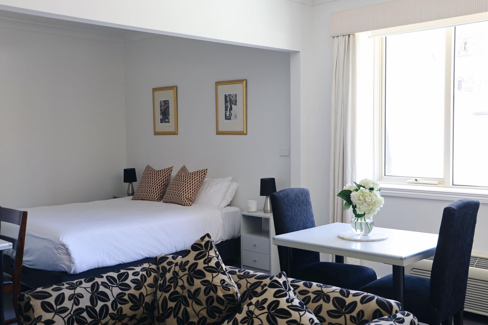 Aparthotel Collins 4*