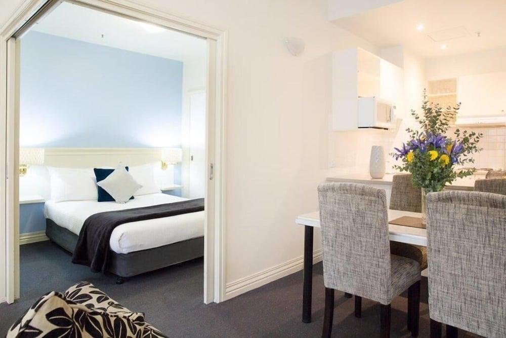 Collins Aparthotel
