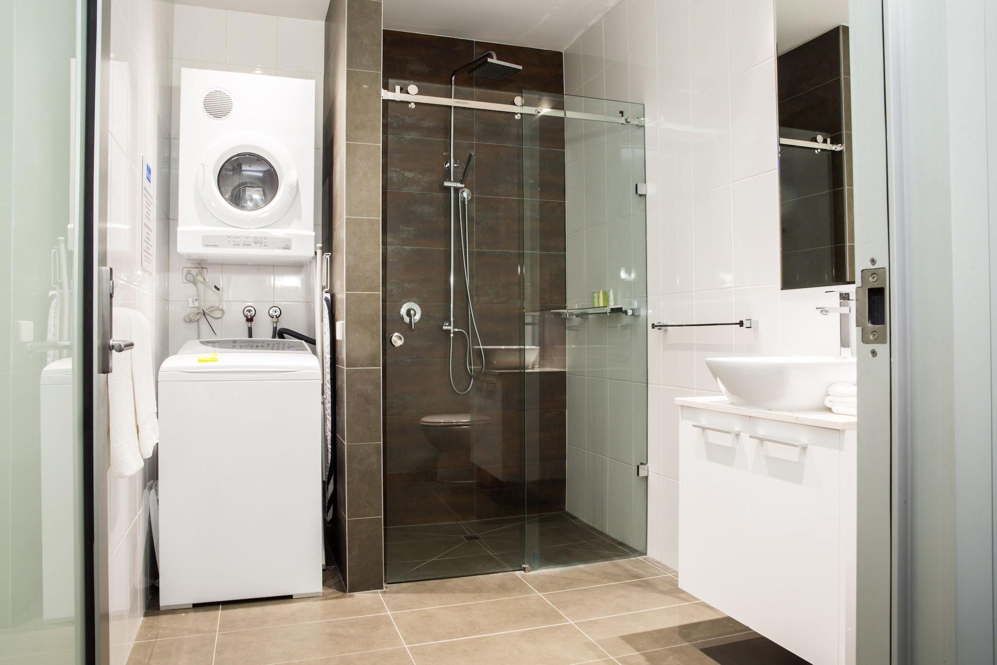 Adara Richmond Aparthotel 4*