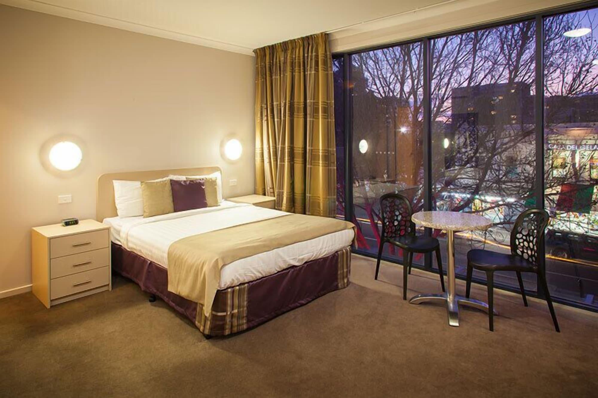 Aparthotel Carlton Lygon - Close To Uni 3*