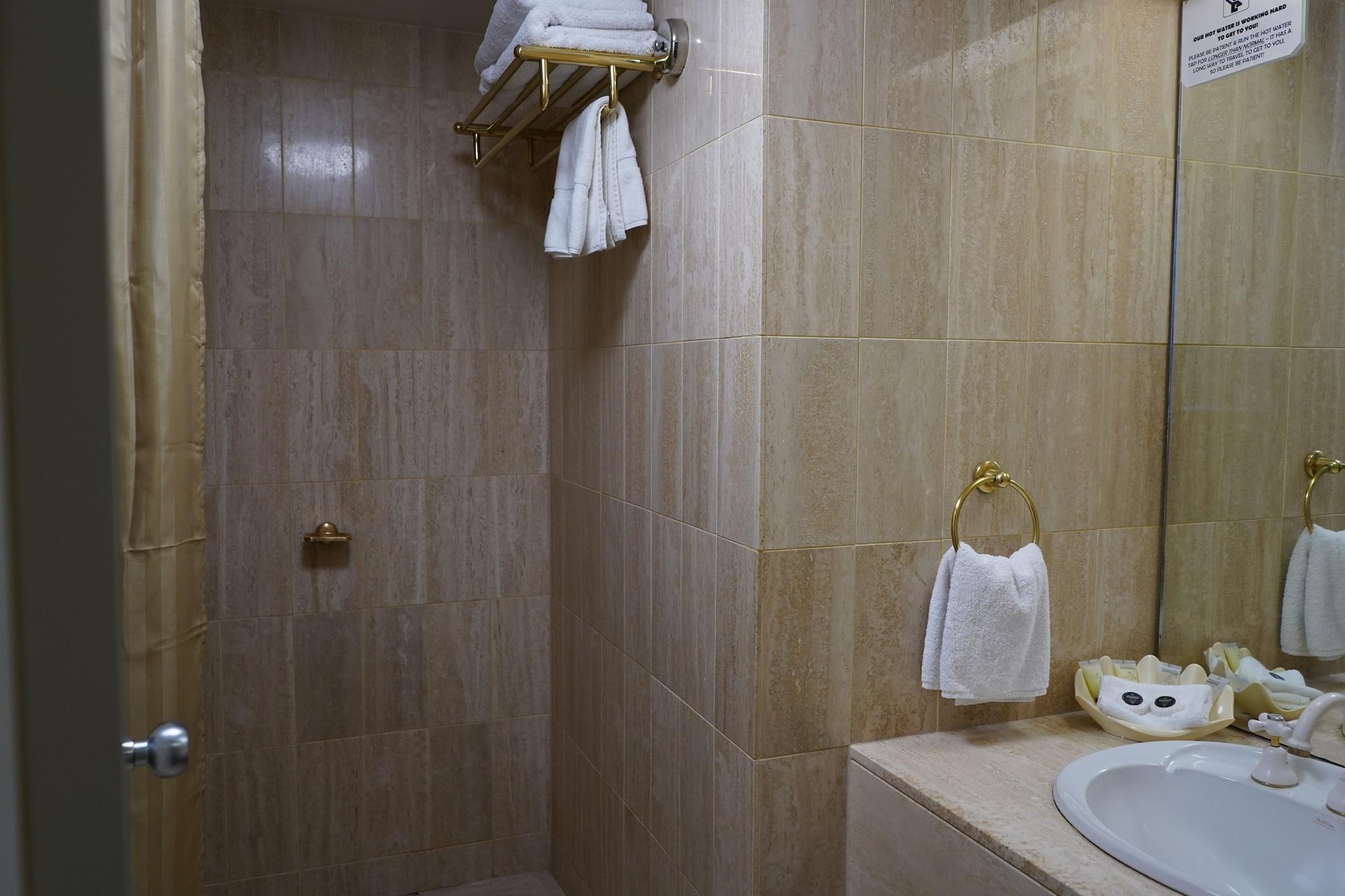Carlton Lygon - Close To Uni Melbourne