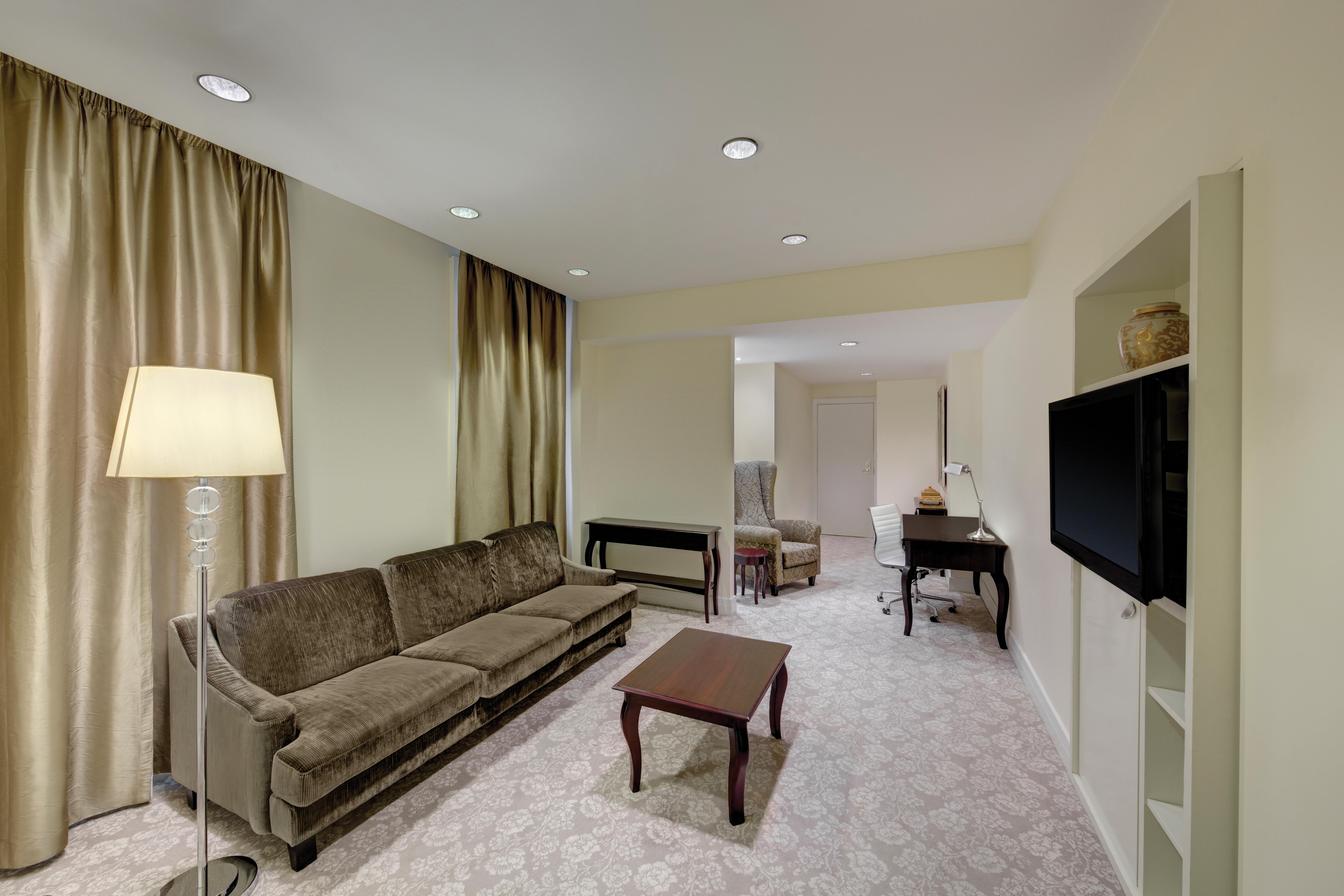 Rendezvous Hotel 4*