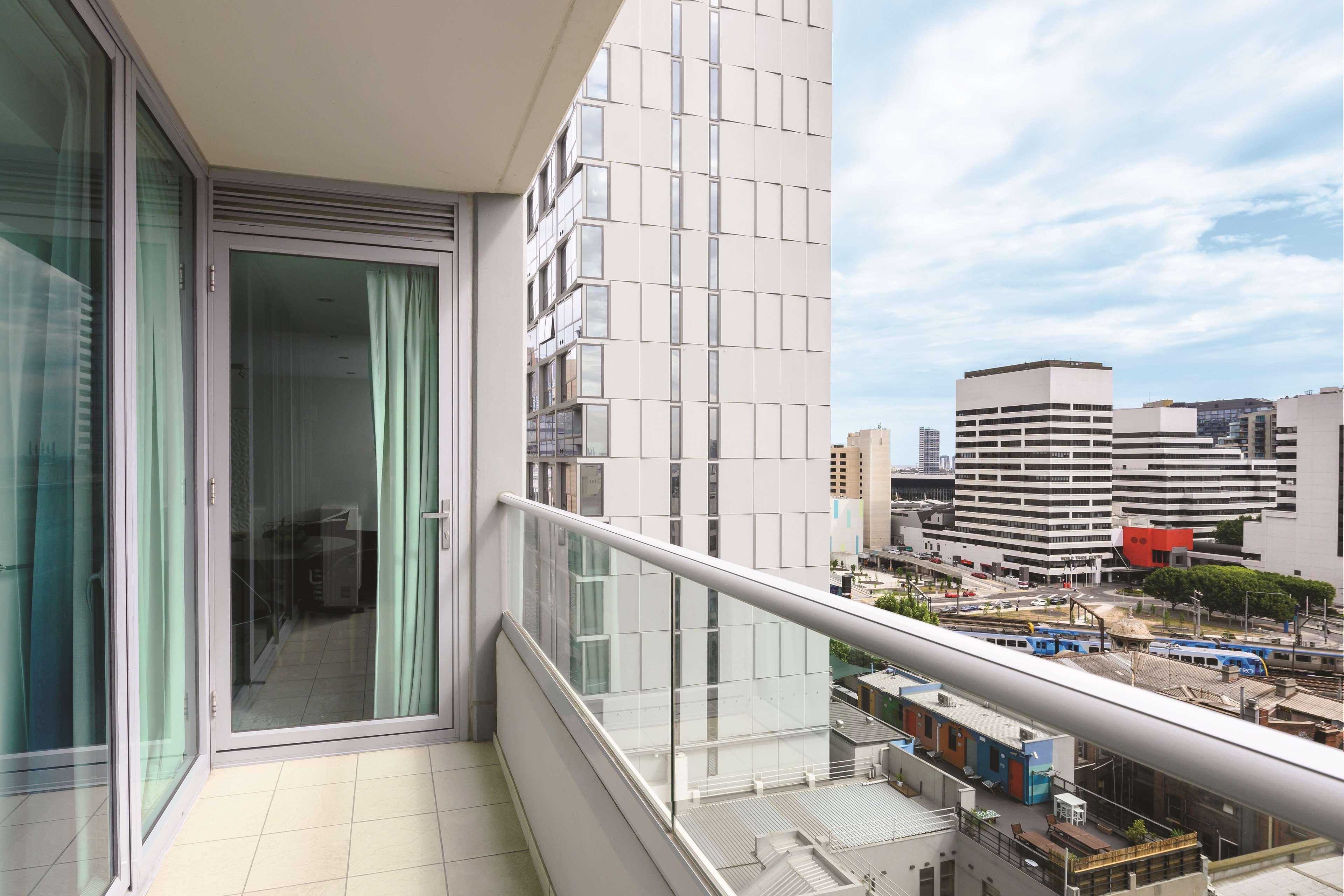 Brady Flinders Street 4*