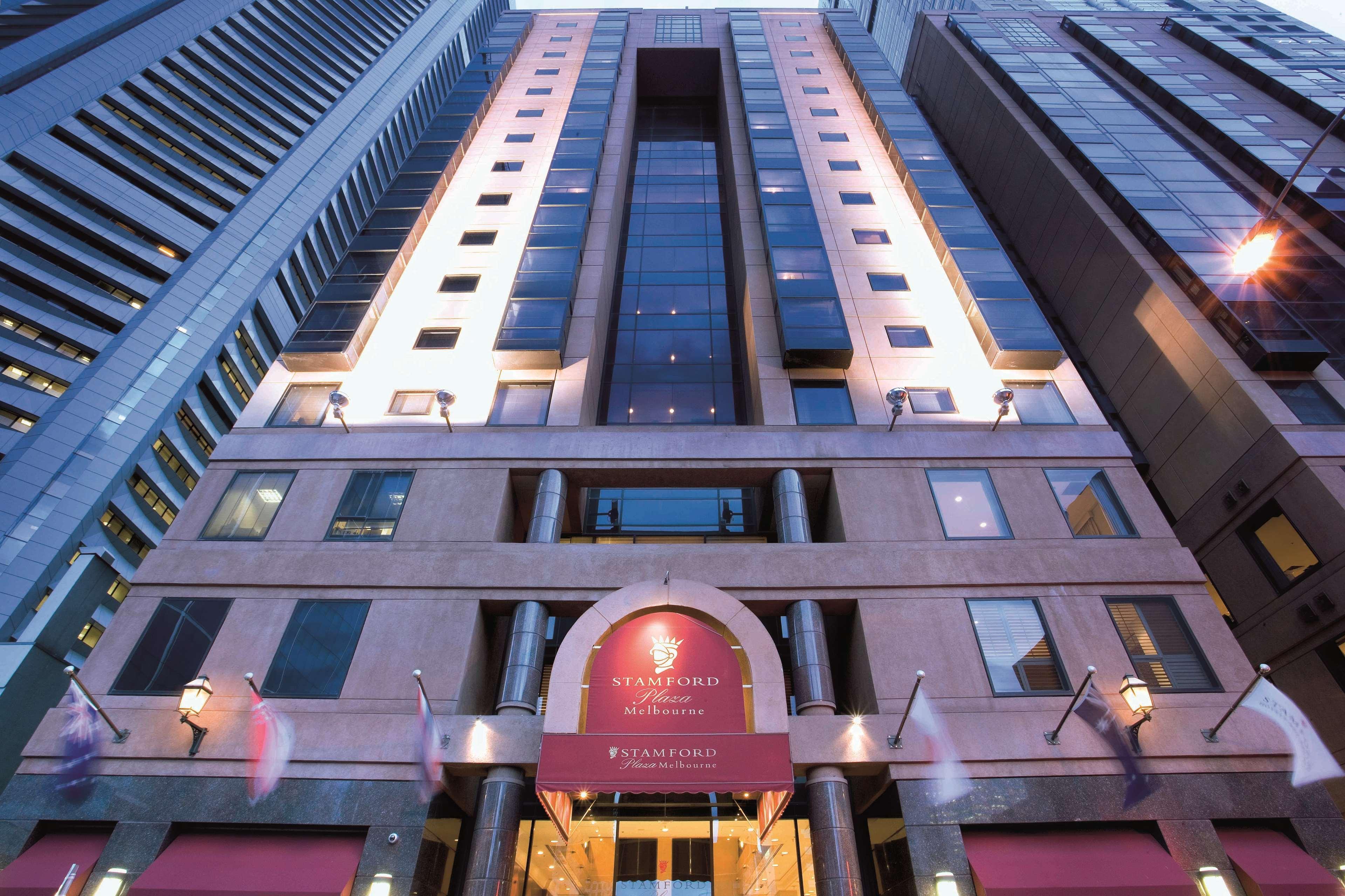 Stamford Plaza Hotel 5*