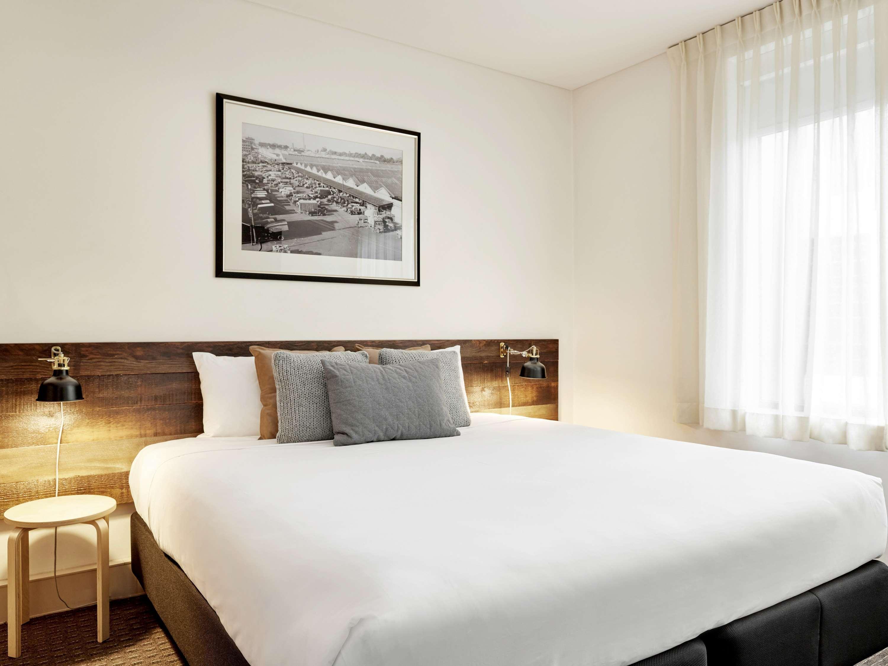 Ibis And 3* Melbourne