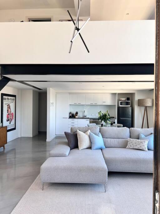 Apartment Ultra Chic New York-style Loft - Chapel St Melbourne