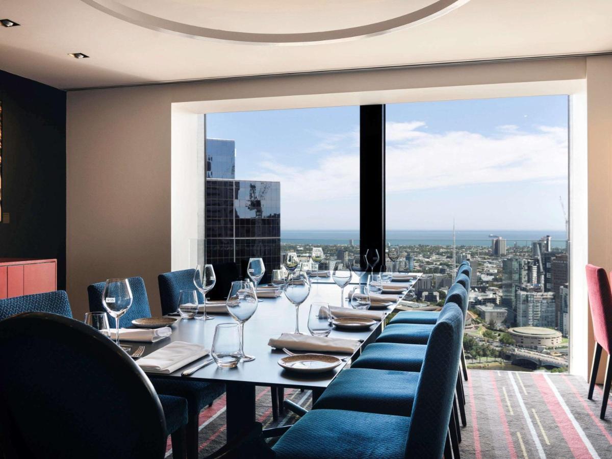 Sofitel On Collins 5*