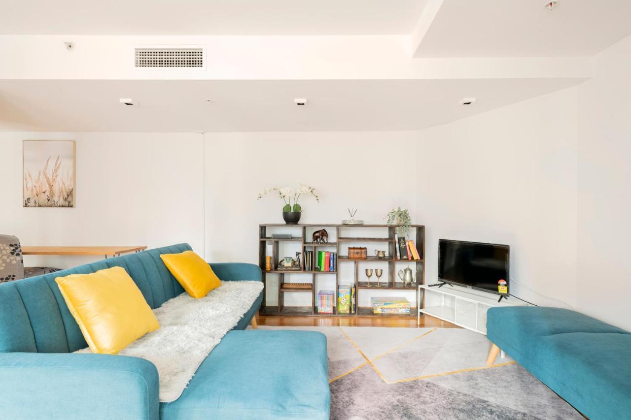 Luxury 3-storey Loft With Free Parking On Premises Apartment