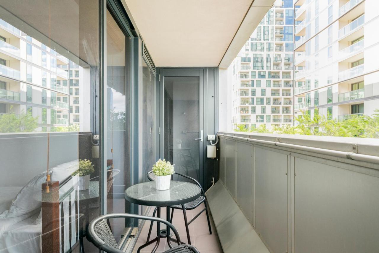 Luxury 3-storey Loft With Free Parking On Premises Apartment Melbourne