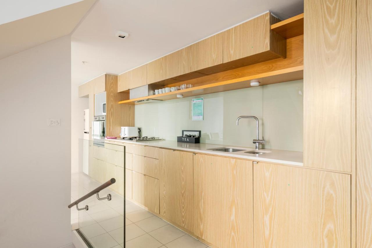 Luxury 3-storey Loft With Free Parking On Premises Apartment *