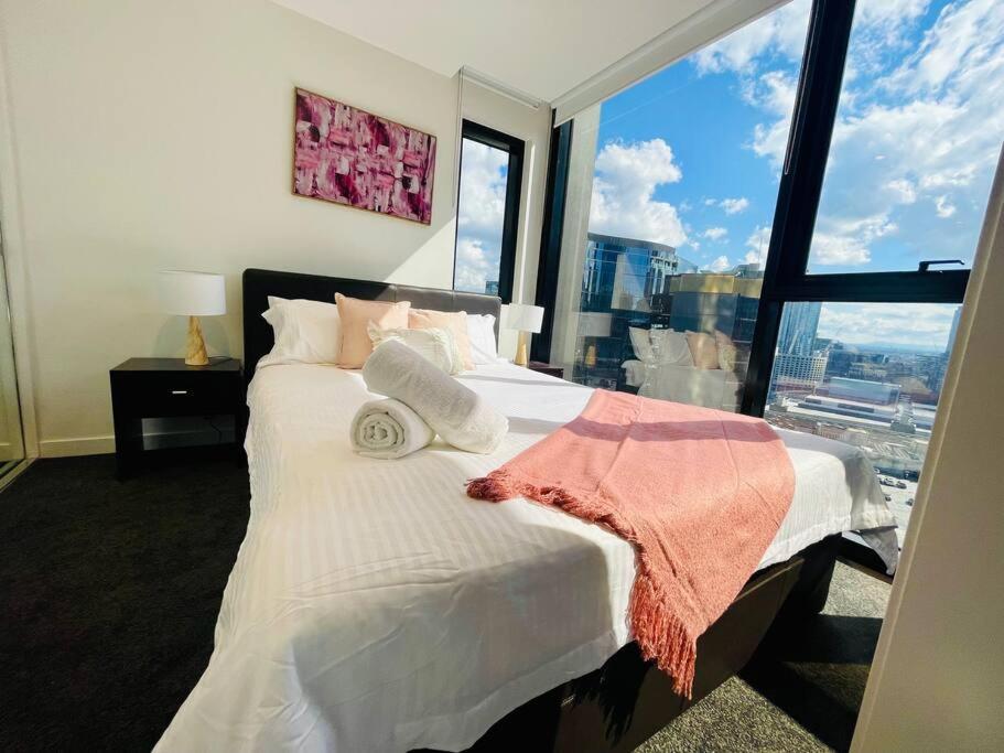Comfy Unit In Front Of Crown W/ Free Parking