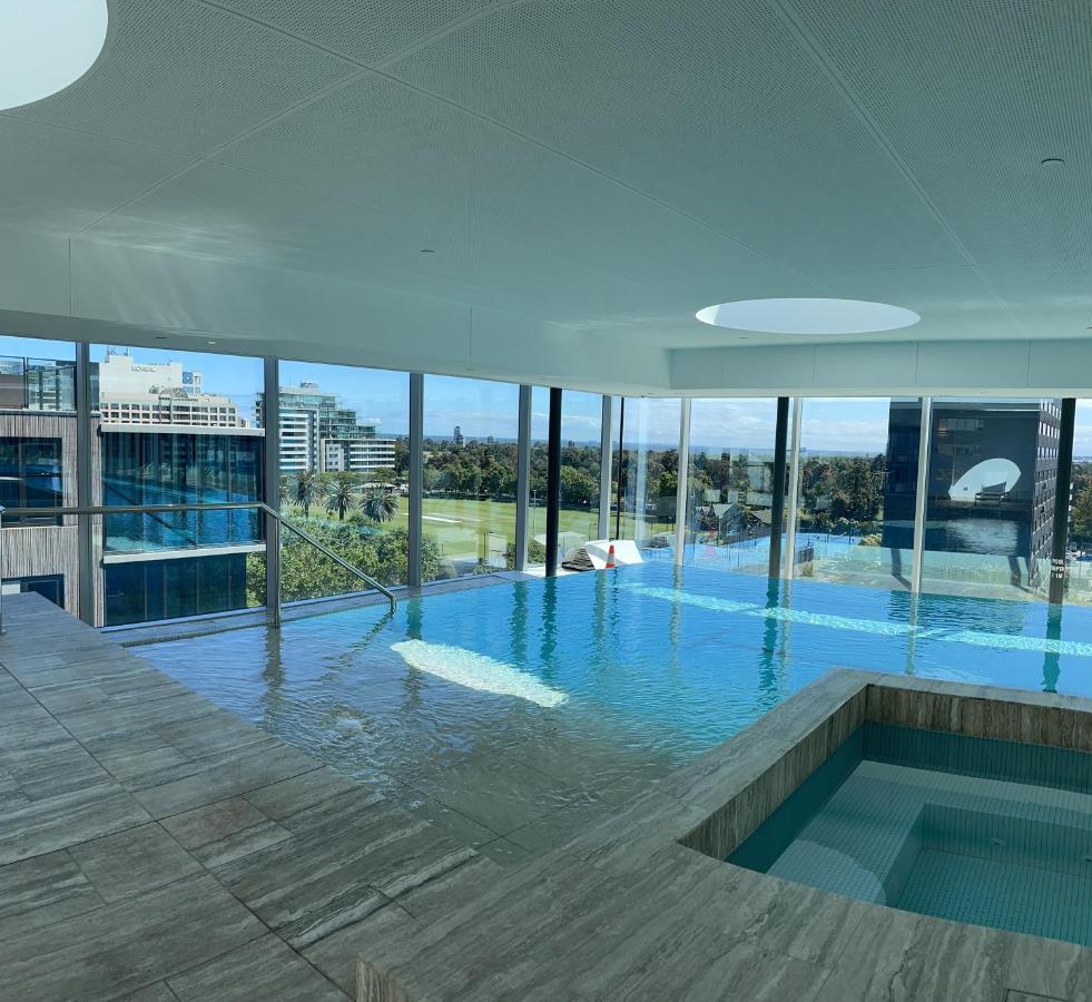 The Fawkner Bay-view Pool/gym Free Parking Melbourne