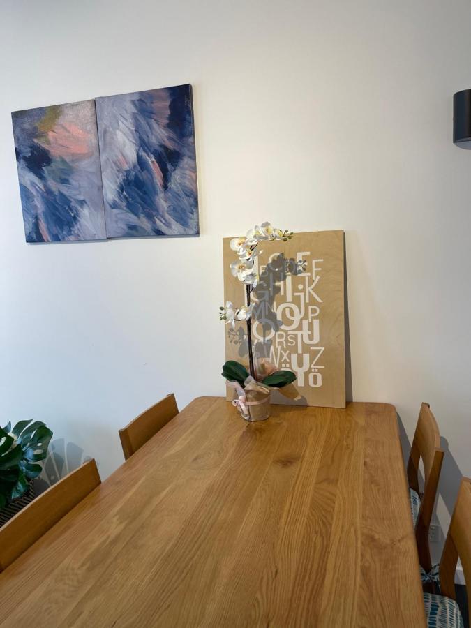 The Fawkner Bay-view Pool/gym Free Parking Apartment