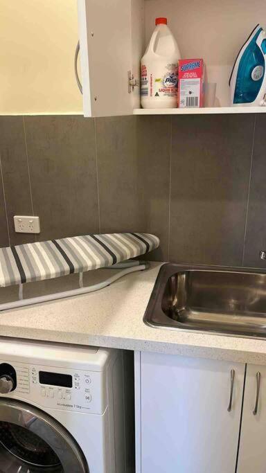 Spacious & Sunny 2br With Garage,11 Min To Airport *