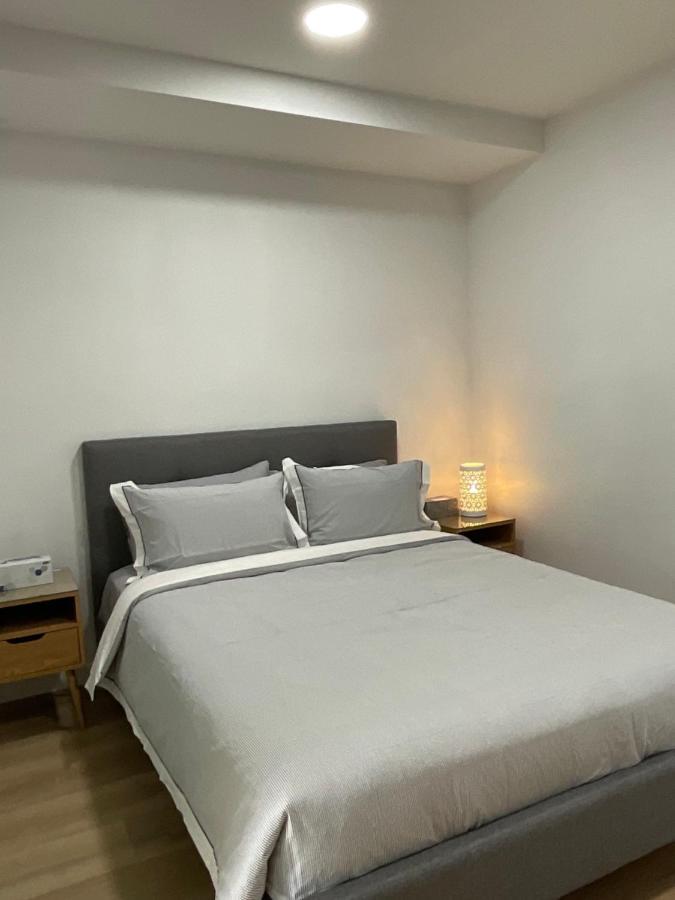 Super Luxury 2 Bedroom Well Furnished With Marvellous Views Convenient Location 1 Free Parking Apartamento *