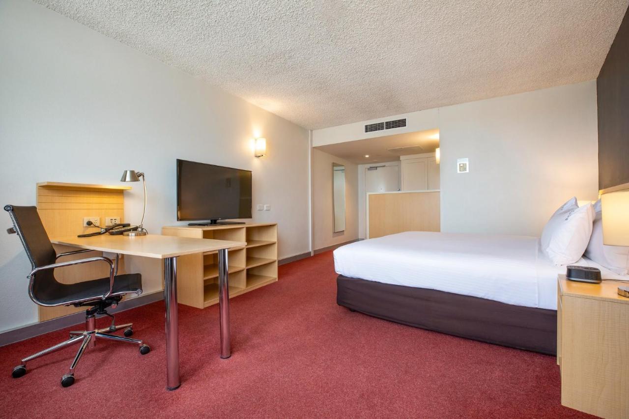 Hotel Airport By Ihg