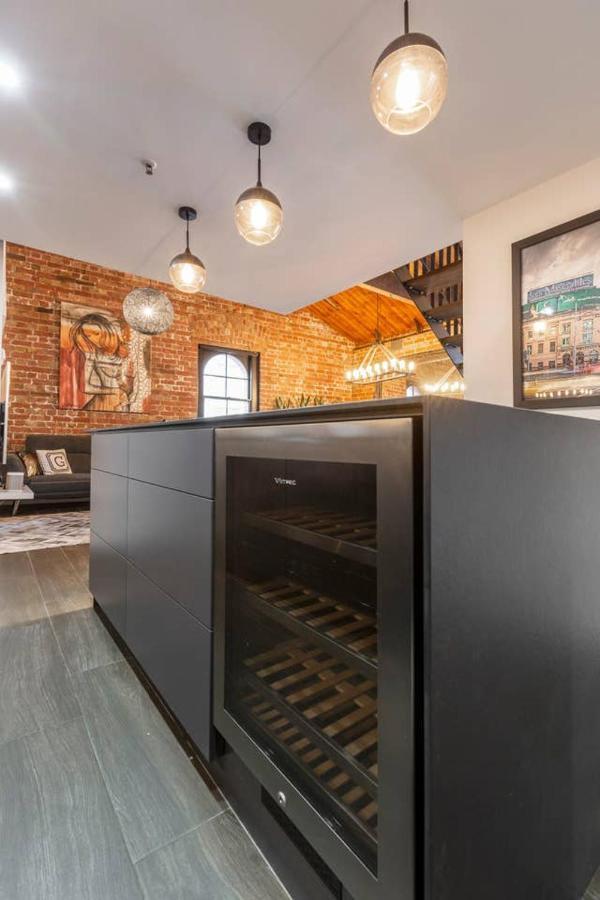 Ultra-chic Floor New York Style Loft Melbourne