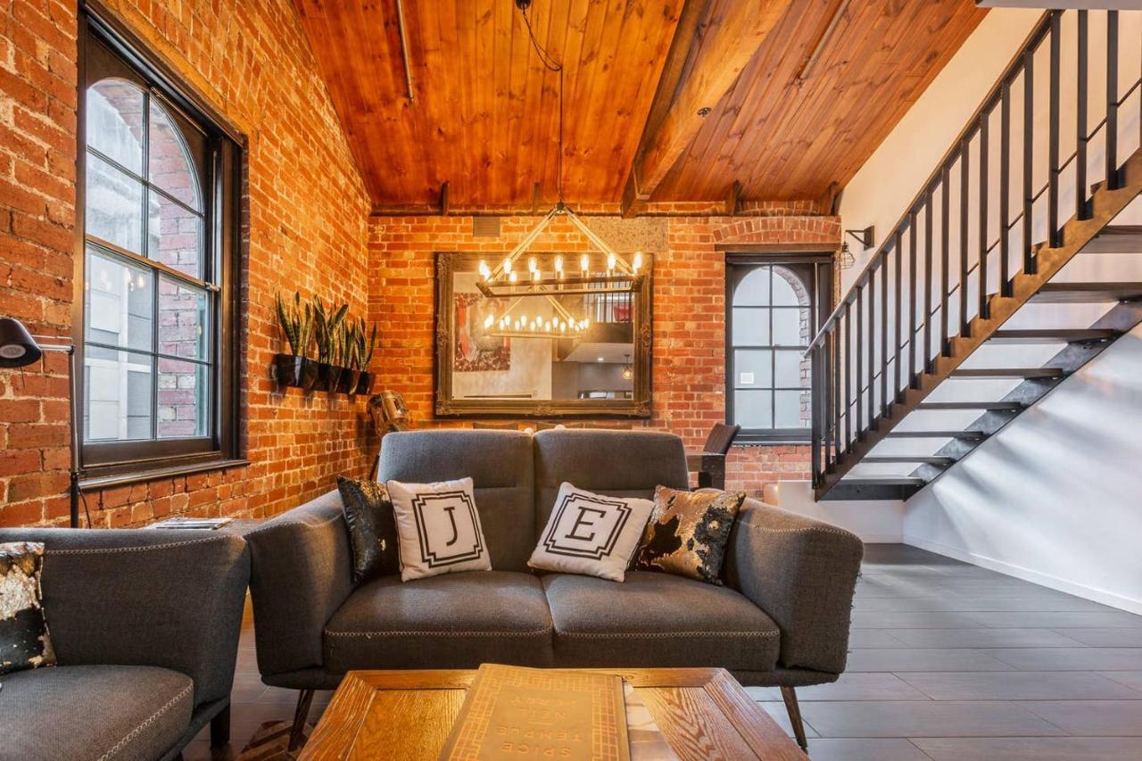 Ultra-chic Floor New York Style Loft Apartment *