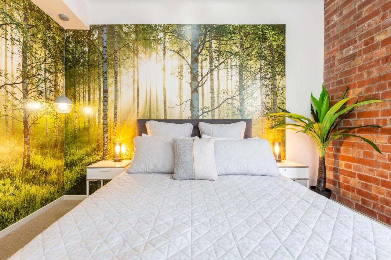Ultra-chic Floor New York Style Loft Apartment Melbourne