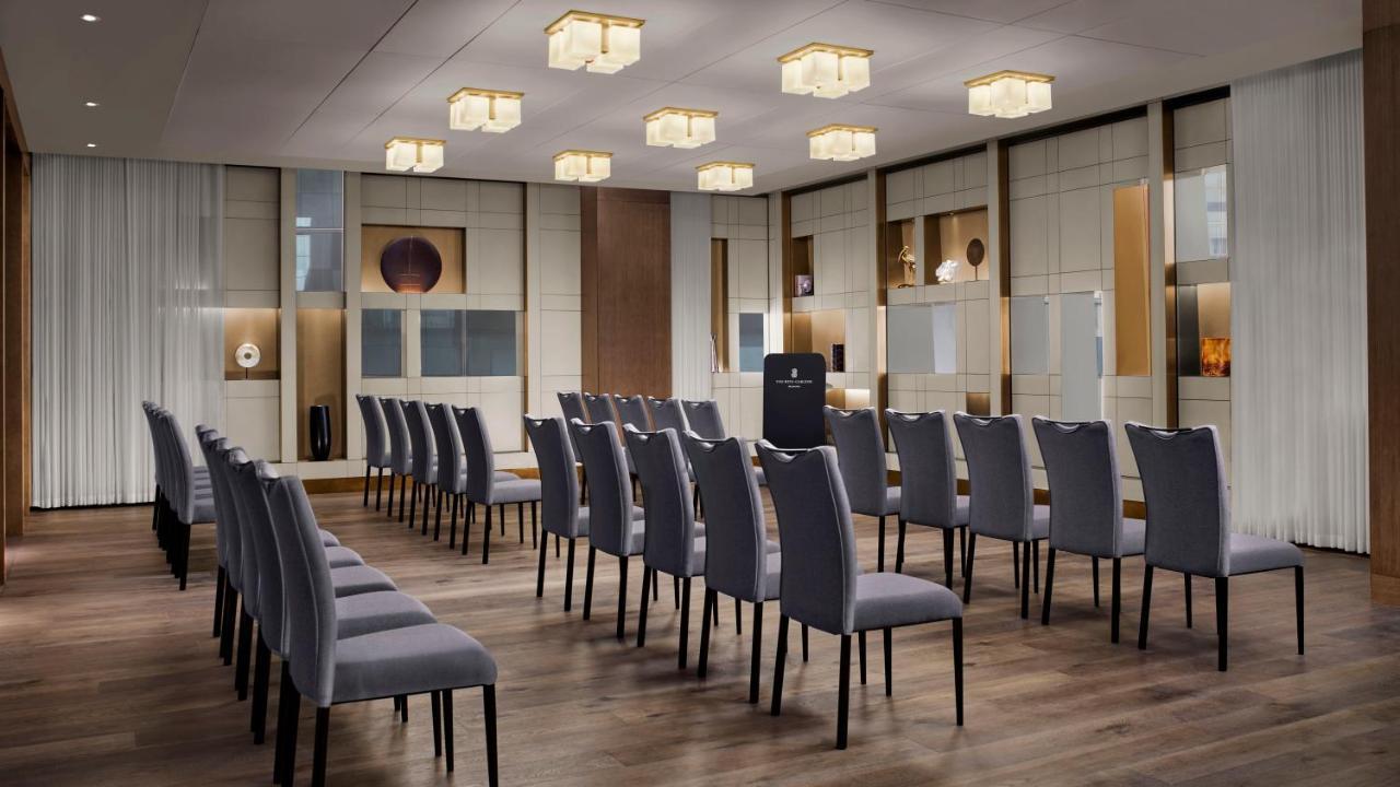 The Ritz-carlton, Hotel