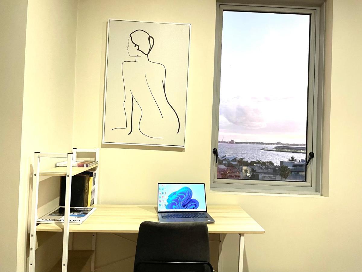 Beautiful Bay Views Huge 3-bedroom Office, Pool, Gym, 2 Car Spaces And So Much Apartment