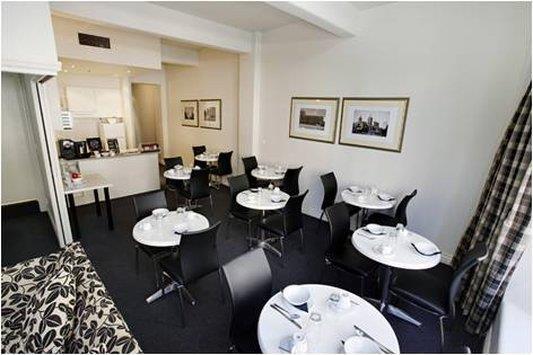 Aparthotel Collins 4*