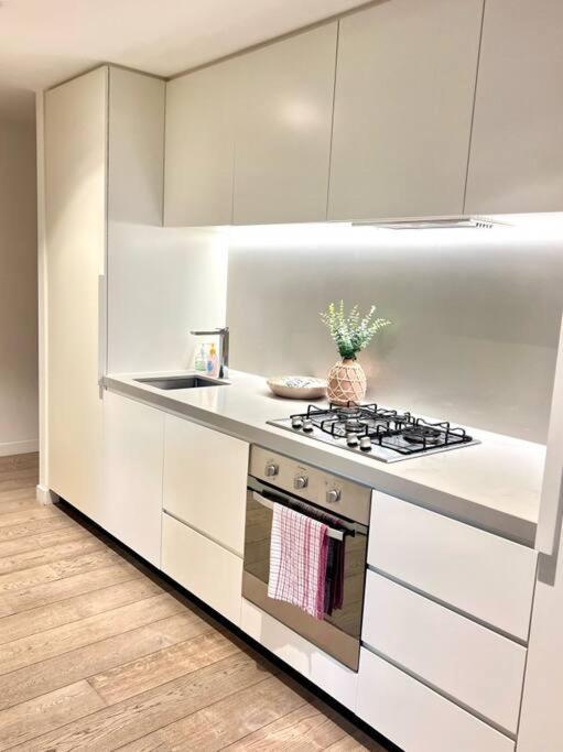 Cozy 2 Beds Near Central Rmit Melbourne