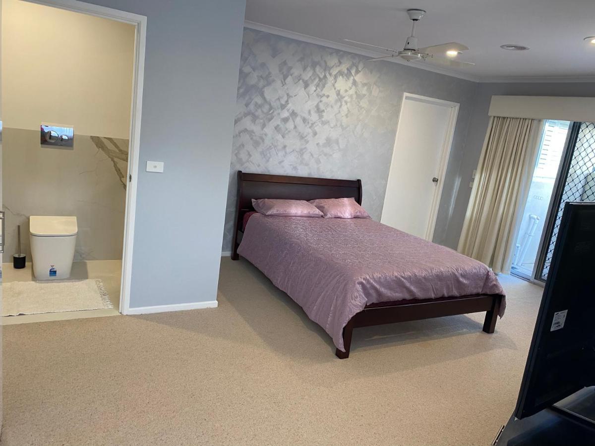 Guest house Guest Ensuite 7 Minutes From Airport