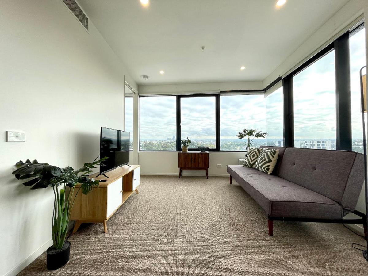 Rest Alexander Lombard Tower Collection