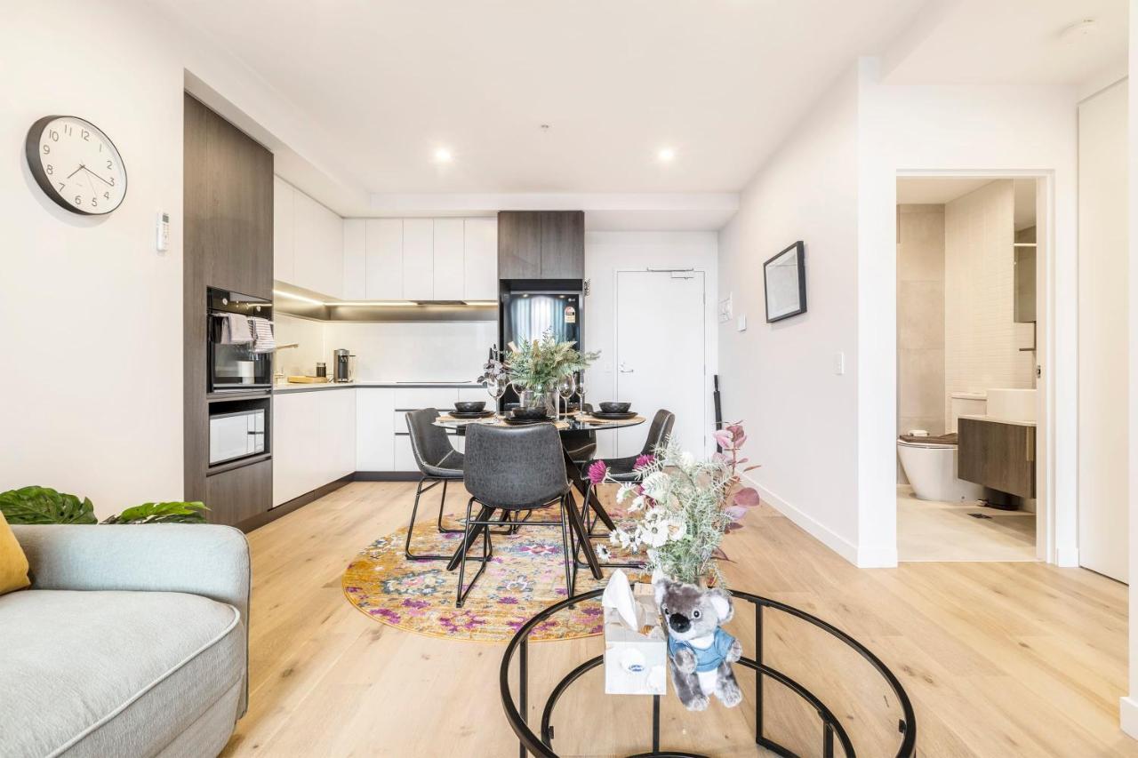 Stylish 1 Bedroom 1 Bathroom Apartment *