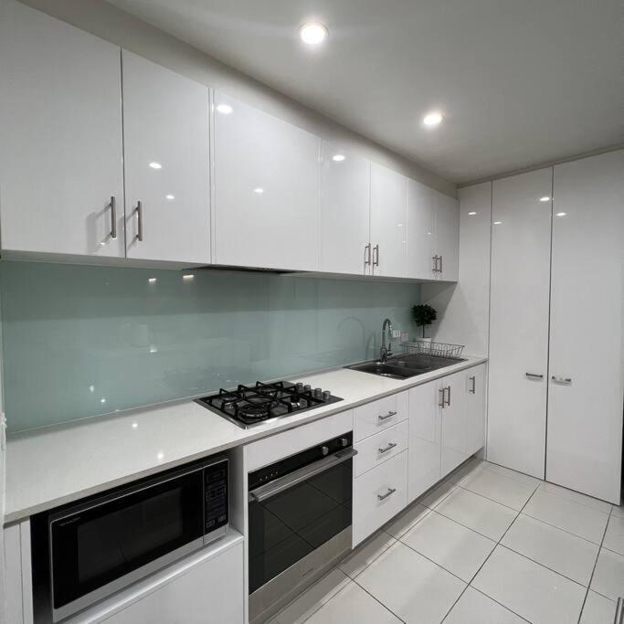 Apartment Carlton Stunning View With Free Parking -2 *