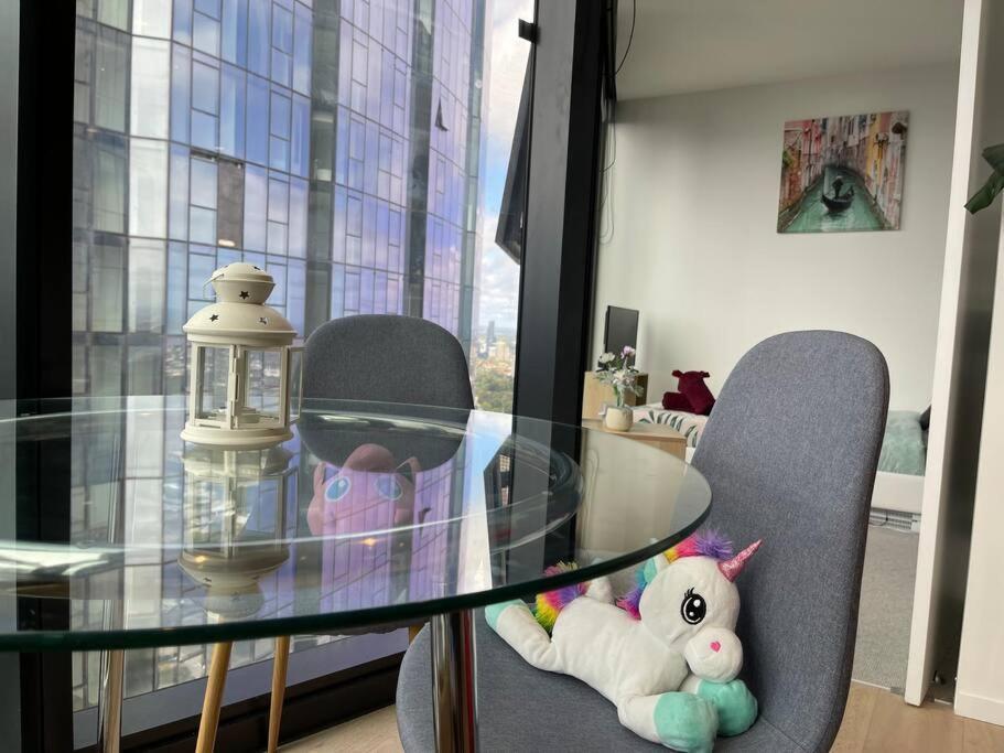 Experience Luxury At Southbank's Newest W/ View Apartment *