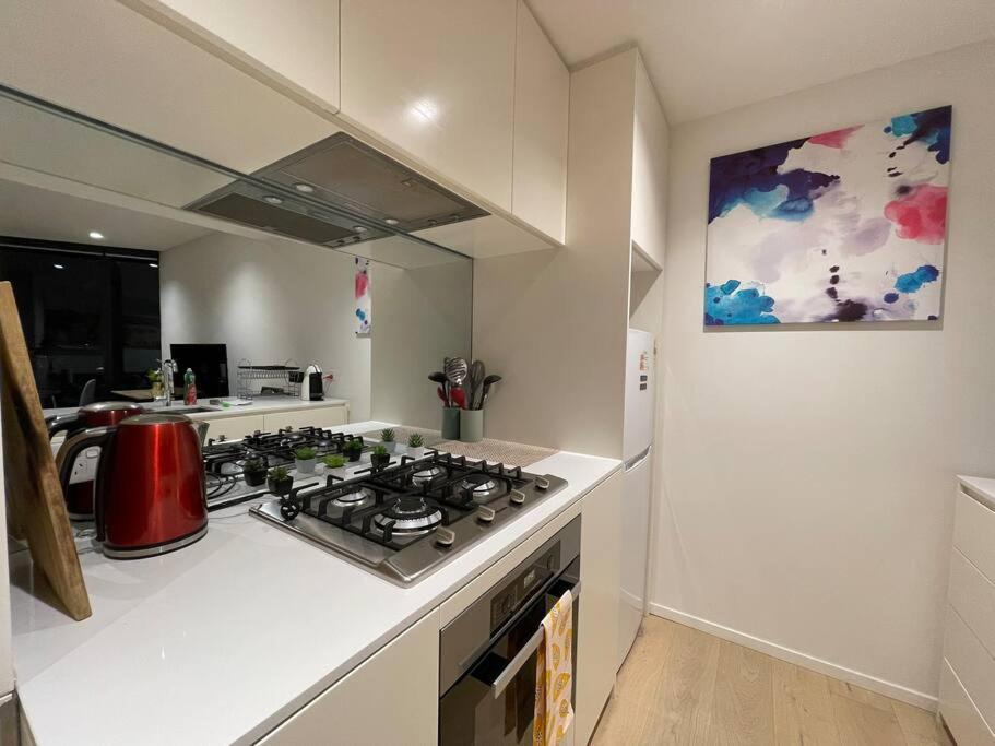 Experience Luxury At Southbank's Newest W/ View Apartment *