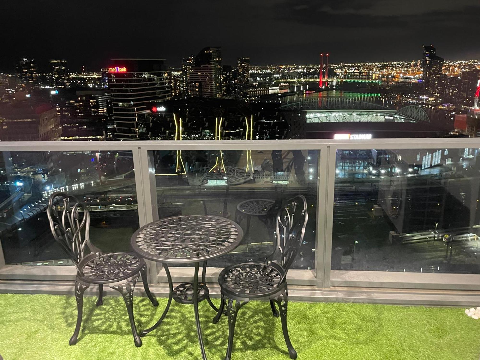 Apartamento Super Luxury 2 Bedroom Well Furnished With Marvellous Views Convenient Location 1 Free Parking
