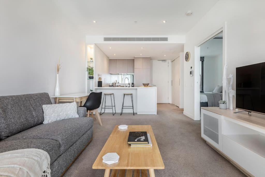 Lovely 1 Bedroom With Free Parking On Premises - 00209 Apartment *