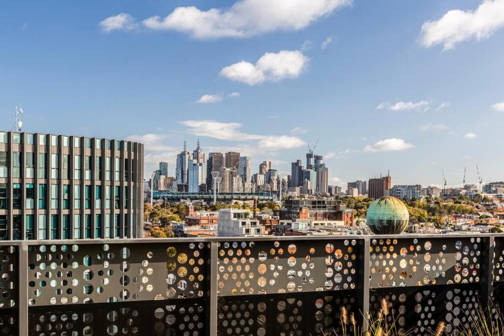 Lovely 2 Bedroom With Views To South Yarra - 03178 * Melbourne
