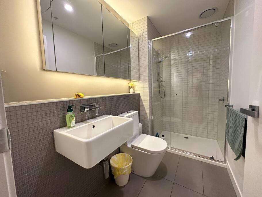 Charming 1br Getaway In Near Southern Cross Apartment