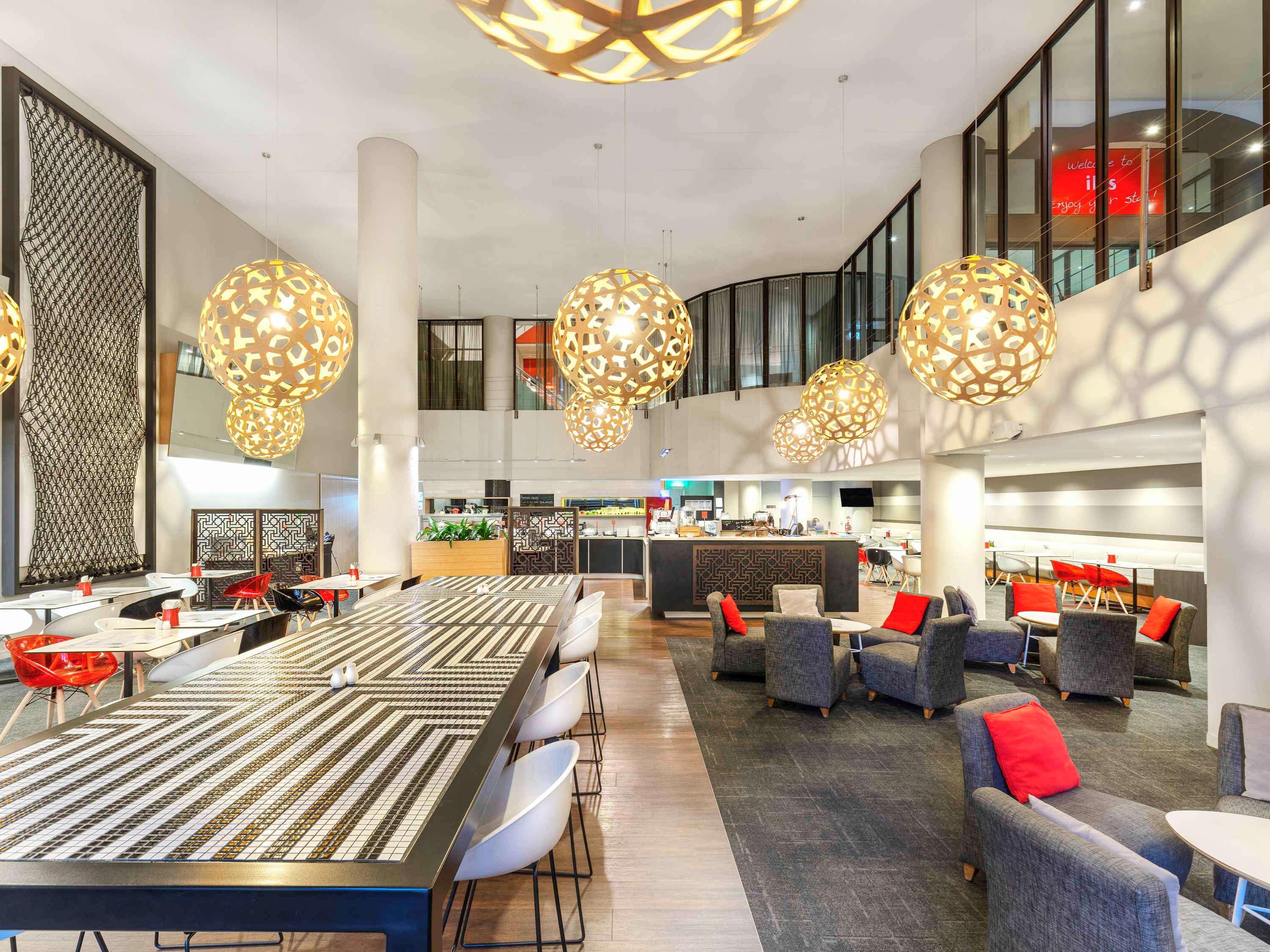 Ibis And 3* Melbourne