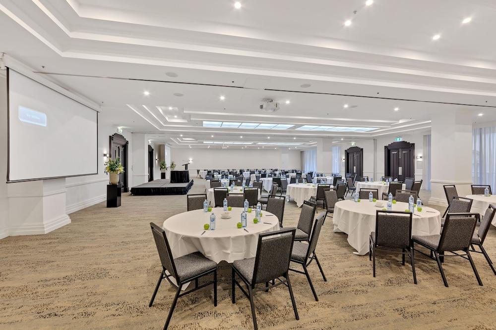 Bayview Eden Hotel