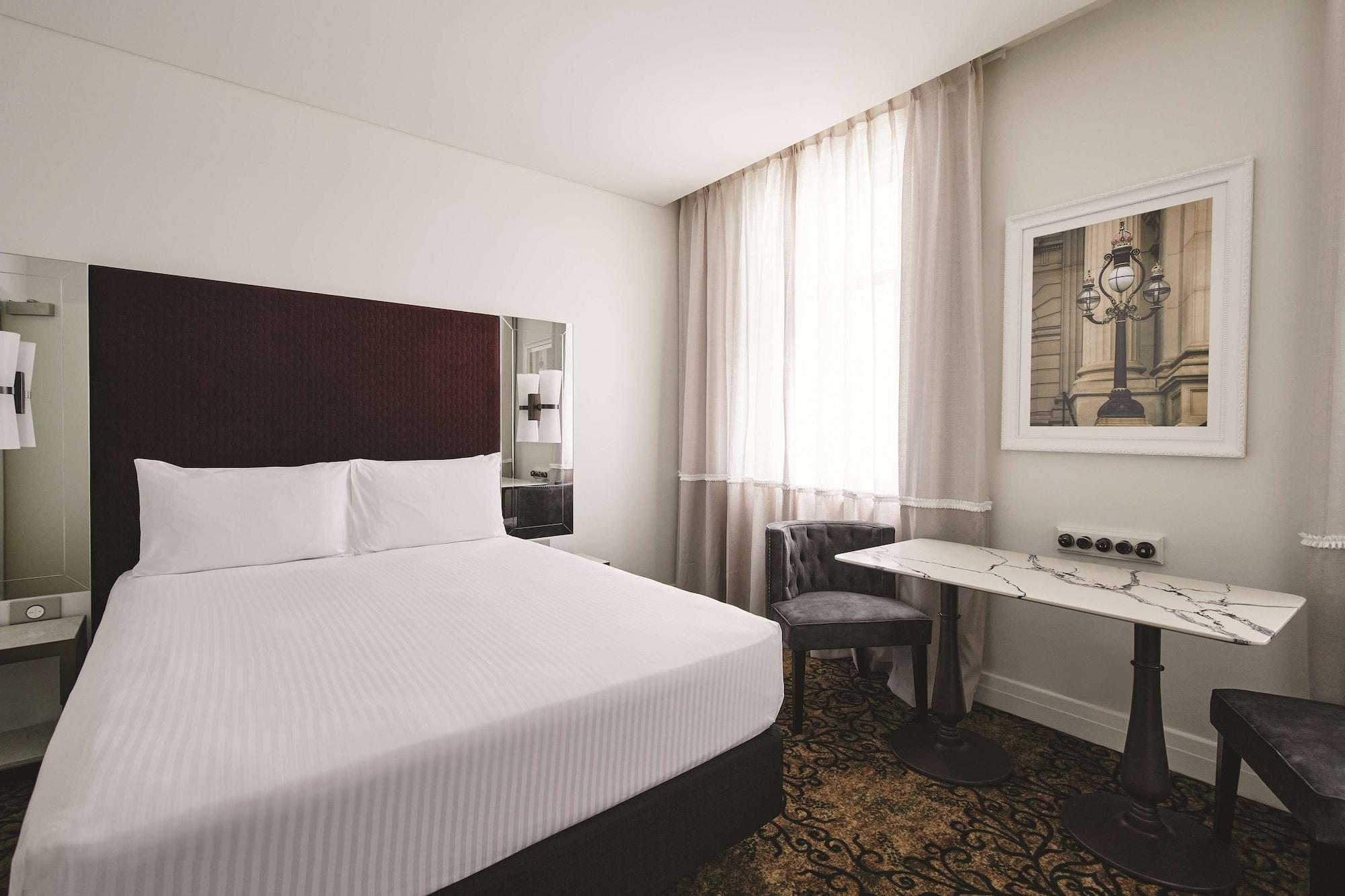 Rendezvous Hotel