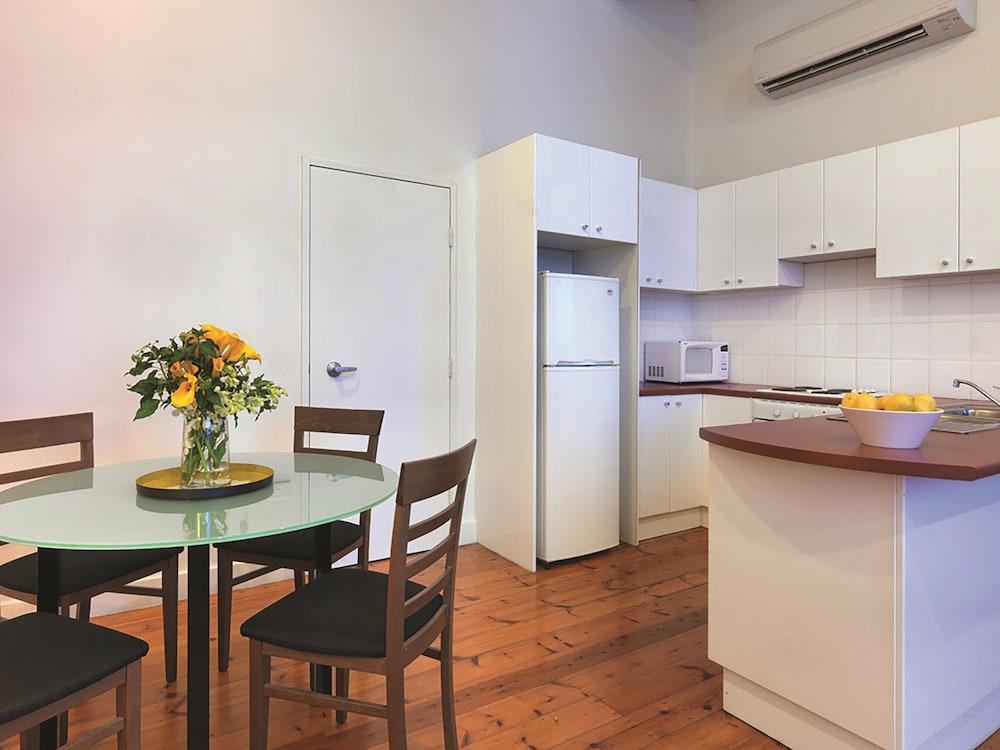 Aparthotel Adina Flinders Street 4*