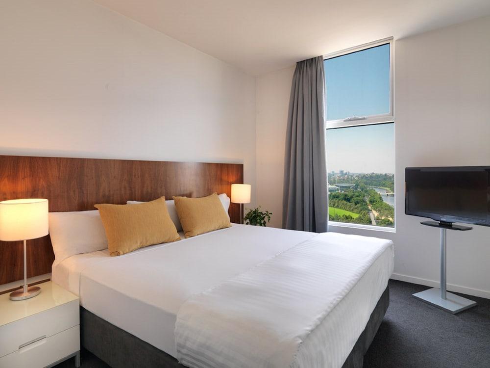 Aparthotel Adina Flinders Street 4*