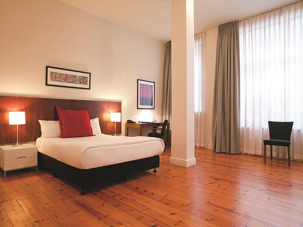 Aparthotel Adina Flinders Street 4*